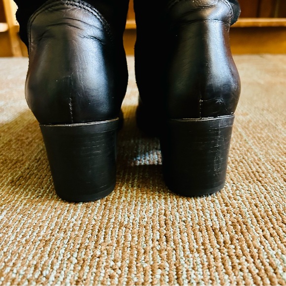 La Canadienne Black Suede Passion Equestrian Knee High Waterproof Boots, size 8M - Picture 8 of 12